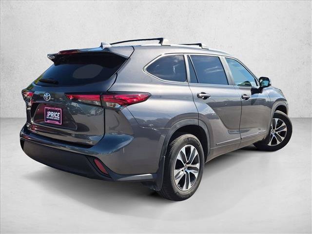 Used 2023 Toyota Highlander XLE FWD image 5