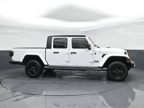 Used 2021 Jeep Gladiator Sport AWD/4WD image 33