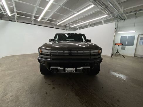 Used 2025 GMC Hummer EV 3X w/ LPO, Illumination Package image 9