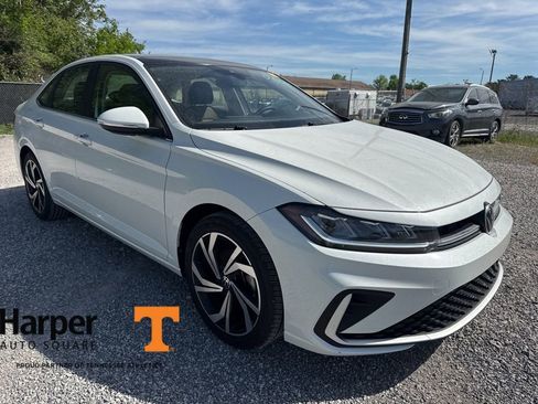 Used 2025 Volkswagen Jetta SEL image 7