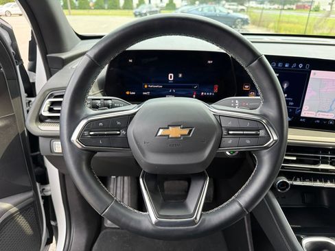 Used 2024 Chevrolet Traverse LS AWD/4WD image 14