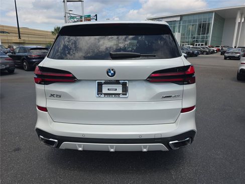 Used 2024 BMW X5 xDrive40i w/ M Sport Package AWD/4WD image 4