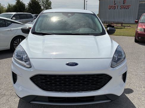 Used 2022 Ford Escape SE image 2
