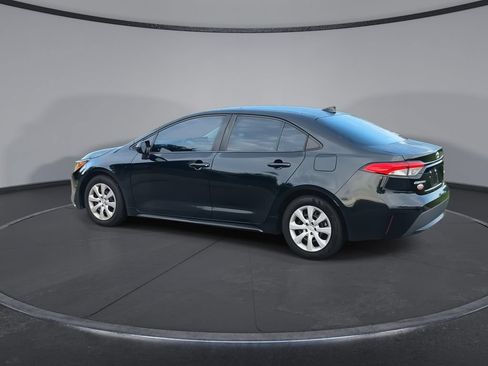 Used 2022 Toyota Corolla LE FWD image 6