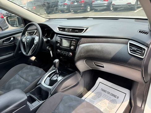 Used 2016 Nissan Rogue S FWD image 32