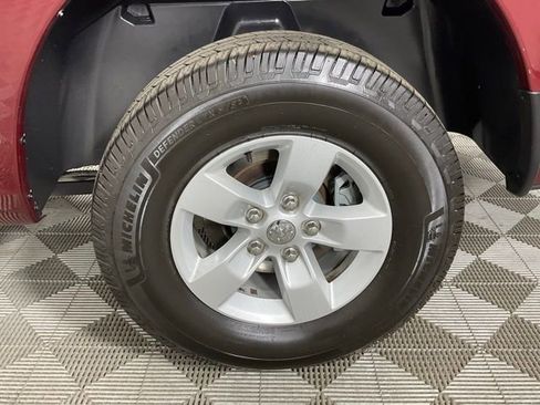 Used 2018 RAM 1500 Express RWD image 9
