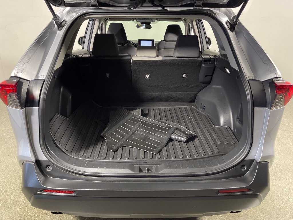 Certified 2023 Toyota RAV4 XLE FWD image 10