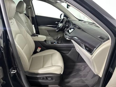 Used 2021 Cadillac XT4 Luxury image 27
