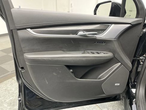 Used 2023 Cadillac XT6 Sport image 8