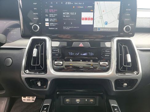 Used 2023 Kia Sorento SX image 21