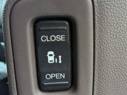 Used 2015 Honda Odyssey EX image 32
