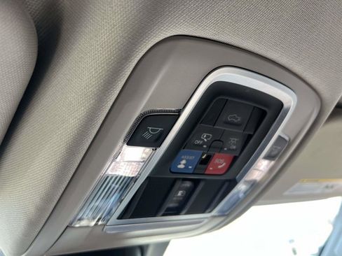 Used 2022 RAM 1500 Laramie AWD/4WD image 32