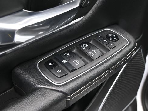 Used 2021 RAM 1500 Laramie w/ Night Edition image 30