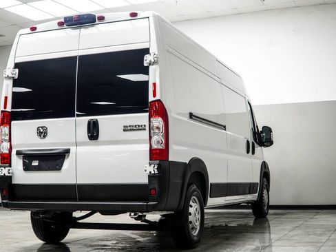 Used 2023 RAM ProMaster 2500 image 12