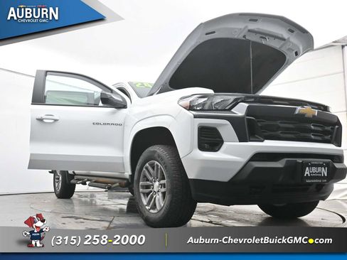 Certified 2024 Chevrolet Colorado LT w/ LT Convenience Package II image 31