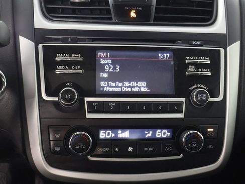 Used 2017 Nissan Altima 2.5 SL w/ Moonroof Package image 41