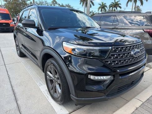 Used 2021 Ford Explorer XLT w/ Equipment Group 202A image 2