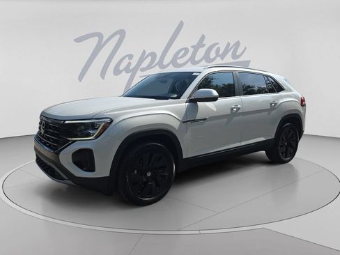 New 2026 Volkswagen Atlas Cross Sport SE FWD image 1