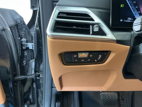 Certified 2025 BMW 430i Coupe w/ Convenience Package image 17