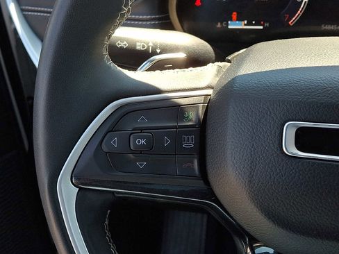 Used 2023 Jeep Grand Cherokee Altitude AWD/4WD image 22