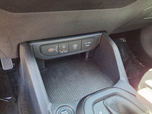 Used 2025 Kia K4 LXS image 19