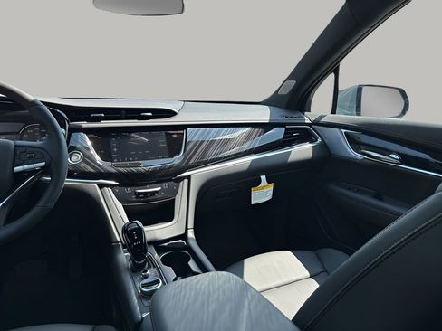 New 2025 Cadillac XT6 Premium Luxury w/ LPO, Floor Liner Package image 24