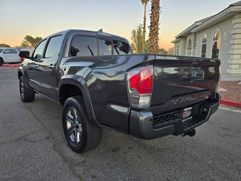 Used 2016 Toyota Tacoma Limited w/ Towing Package image 5