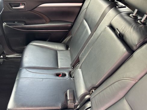 Used 2016 Toyota Highlander XLE AWD/4WD image 20