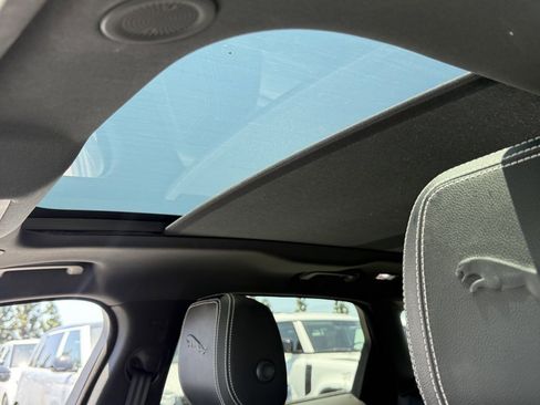 Used 2025 Jaguar F-PACE R-Dynamic S image 14