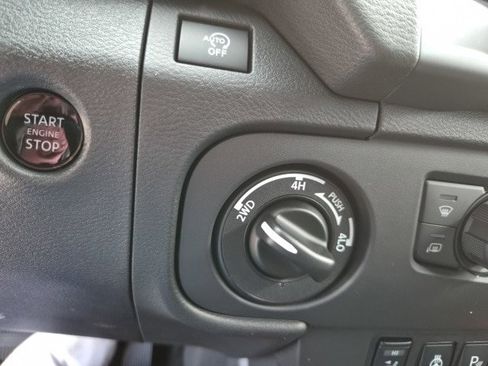 New 2026 Nissan Frontier PRO-4X w/ Pro-4x Convenience Package image 25