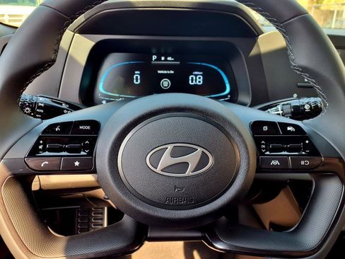 New 2025 Hyundai Elantra Sport FWD image 11