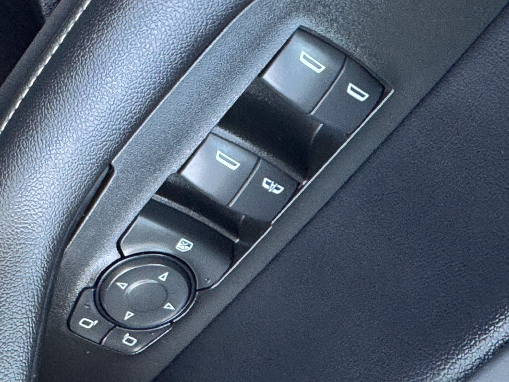 Used 2025 Chevrolet Blazer LT FWD image 30
