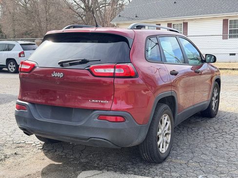 Used 2016 Jeep Cherokee Sport image 5