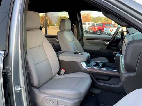 Used 2025 GMC Sierra 2500 SLT w/ SLT Convenience Package image 8