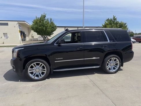 Used 2019 GMC Yukon SLT w/ Premium Edition AWD/4WD image 4