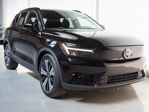 Used 2023 Volvo XC40 Recharge Plus AWD/4WD image 12