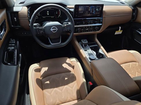 New 2026 Nissan Pathfinder Platinum AWD/4WD image 17