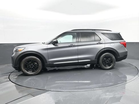 Used 2021 Ford Explorer XLT AWD/4WD image 5