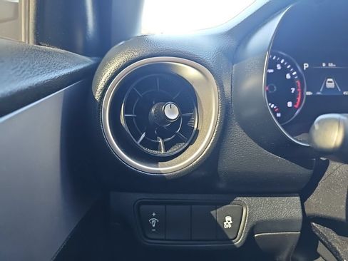 Used 2022 Kia Forte LXS FWD image 30