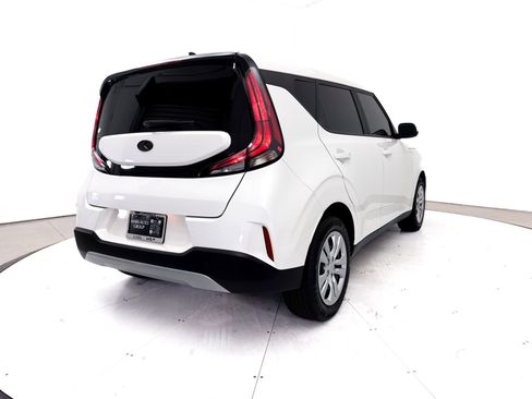 Used 2023 Kia Soul LX FWD image 17