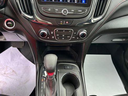 Used 2022 Chevrolet Equinox RS w/ RS Leather Package image 14