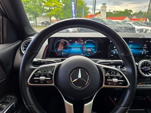 Used 2023 Mercedes-Benz GLB 250 4MATIC image 12