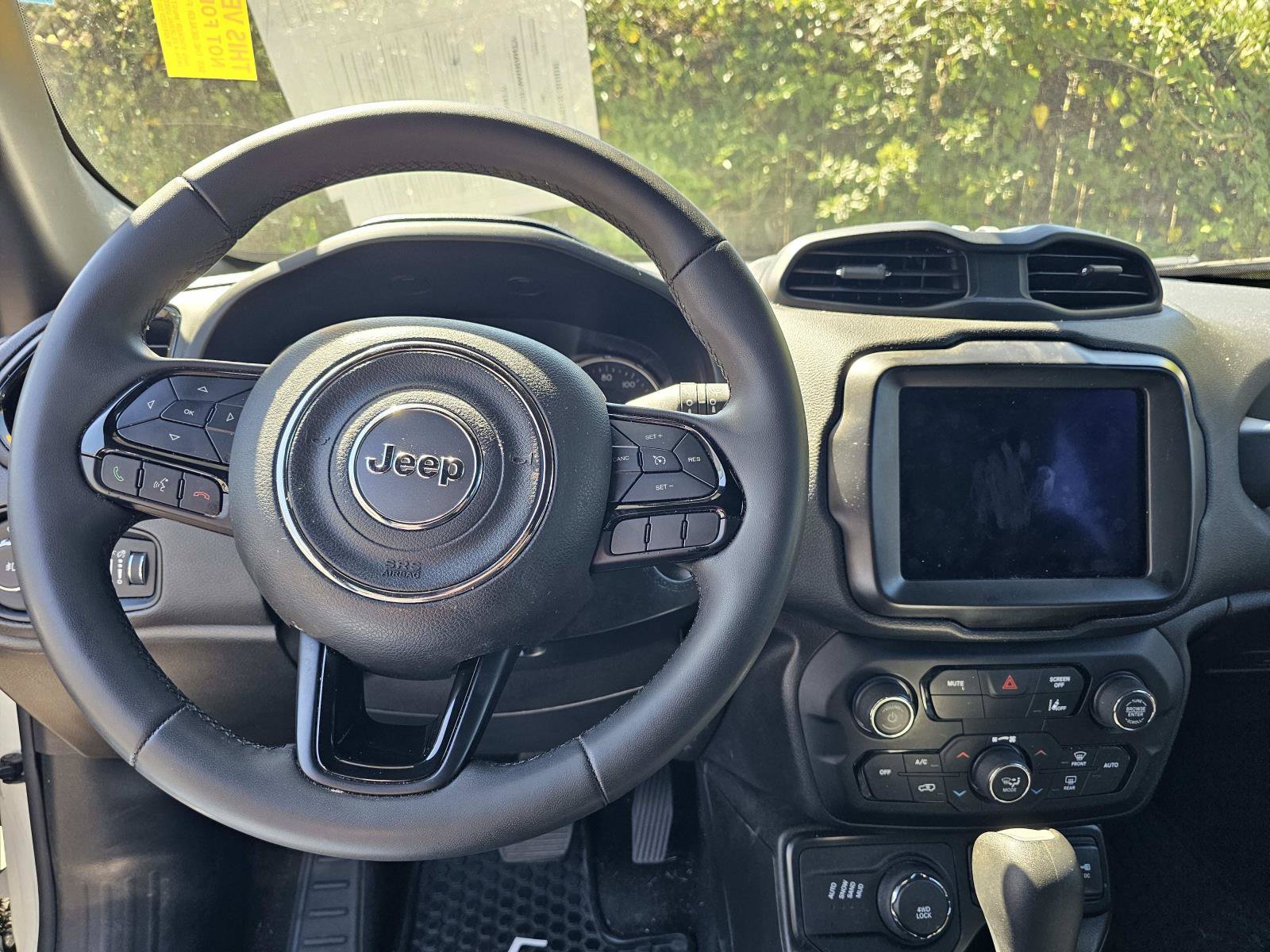 Used 2022 Jeep Renegade Altitude AWD/4WD image 16
