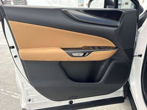 Certified 2025 Lexus NX 250 FWD w/ Accessory Package (Z2) image 13