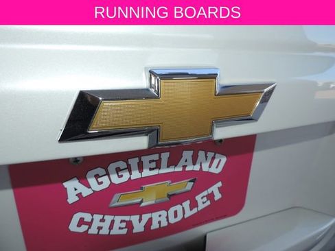 Used 2018 Chevrolet Suburban Premier AWD/4WD image 23