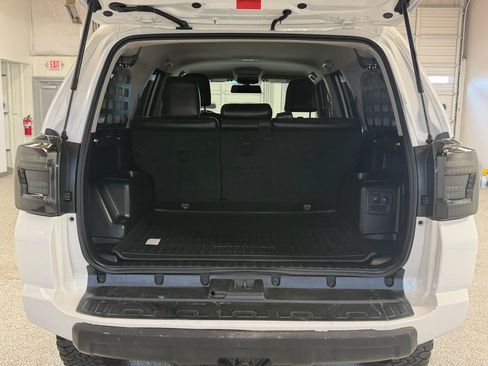 Used 2019 Toyota 4Runner TRD Off-Road AWD/4WD image 10