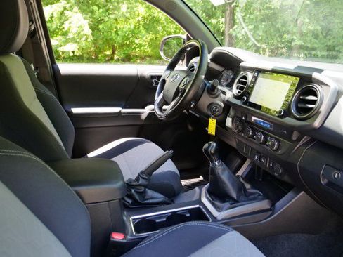 Used 2021 Toyota Tacoma TRD Off-Road w/ Blackout Package (TMS) AWD/4WD image 38