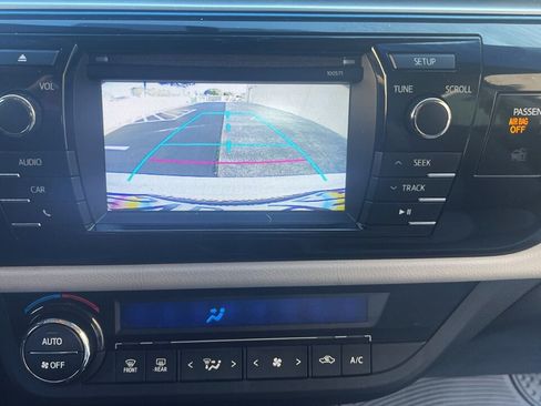 Used 2016 Toyota Corolla LE FWD image 14