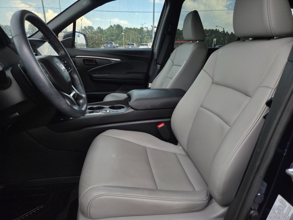 Certified 2025 Honda Passport EX-L image 14