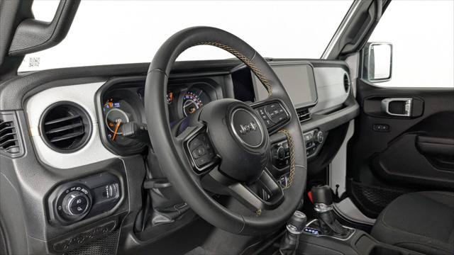 Used 2025 Jeep Gladiator Sport AWD/4WD image 20